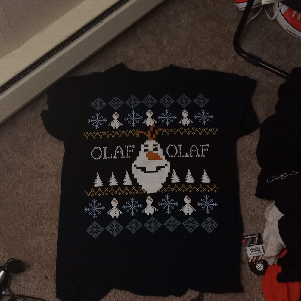 Olaf women's medium tee-shirt